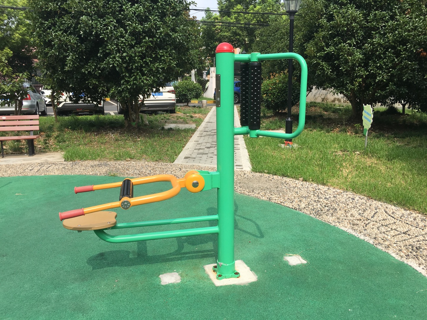 坐式腰背按摩器