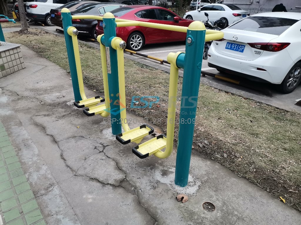 二位智能太空漫步機(jī)