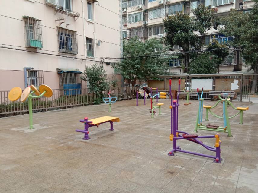 凌三居委健身點