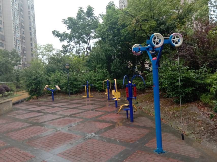 香潤苑小區(qū)健身點(1)