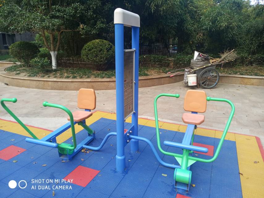 雙立柱平推平拉訓練器