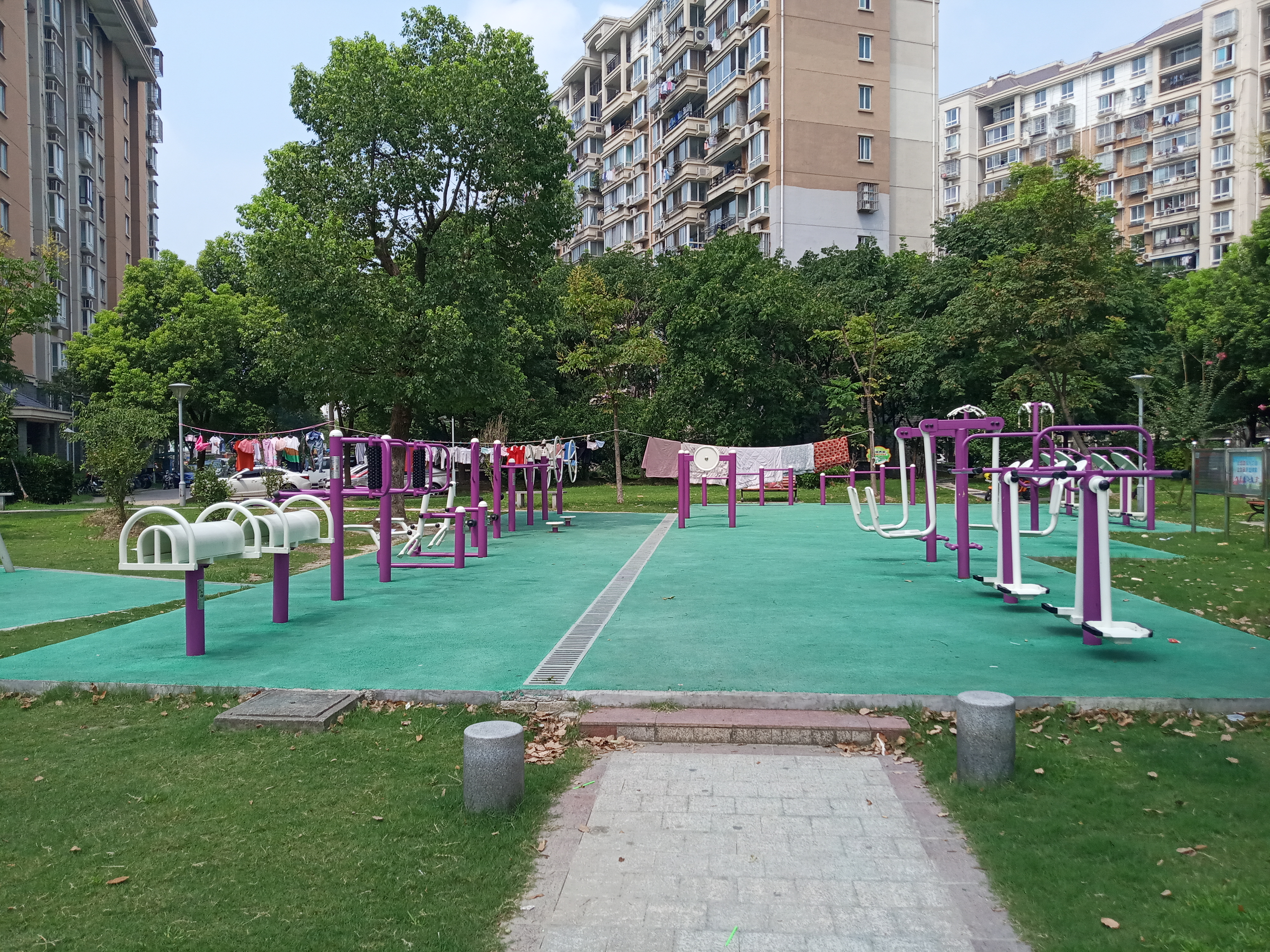 鑫峰苑居委健身點A