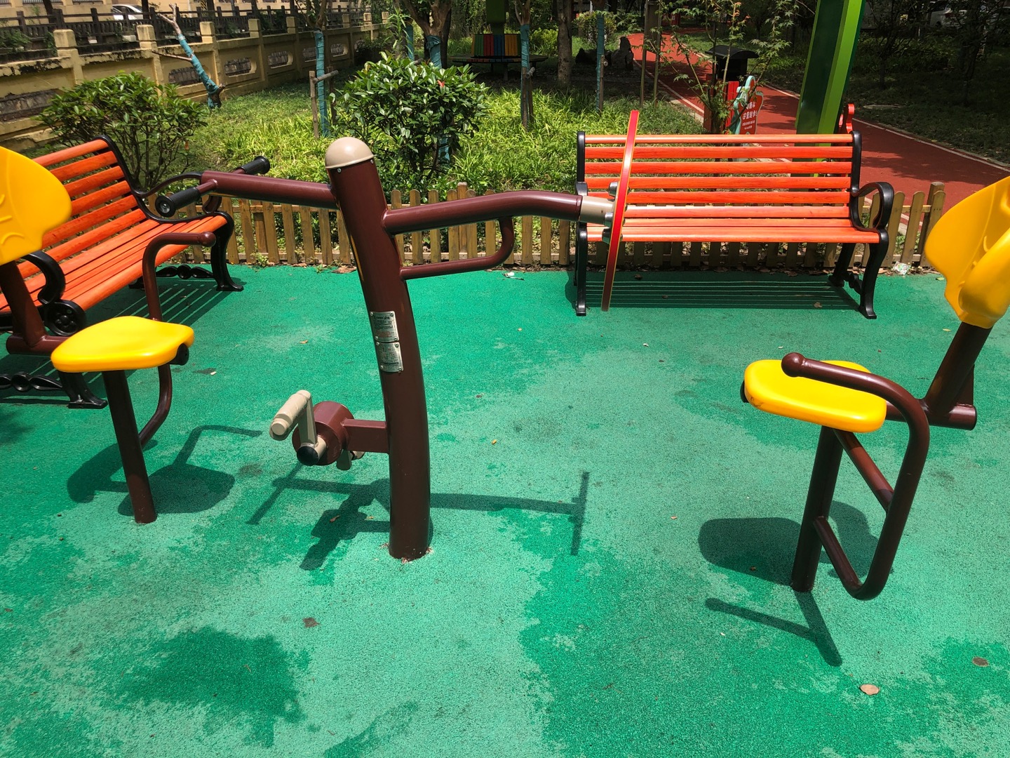 腳部轉(zhuǎn)動(dòng)臂力器