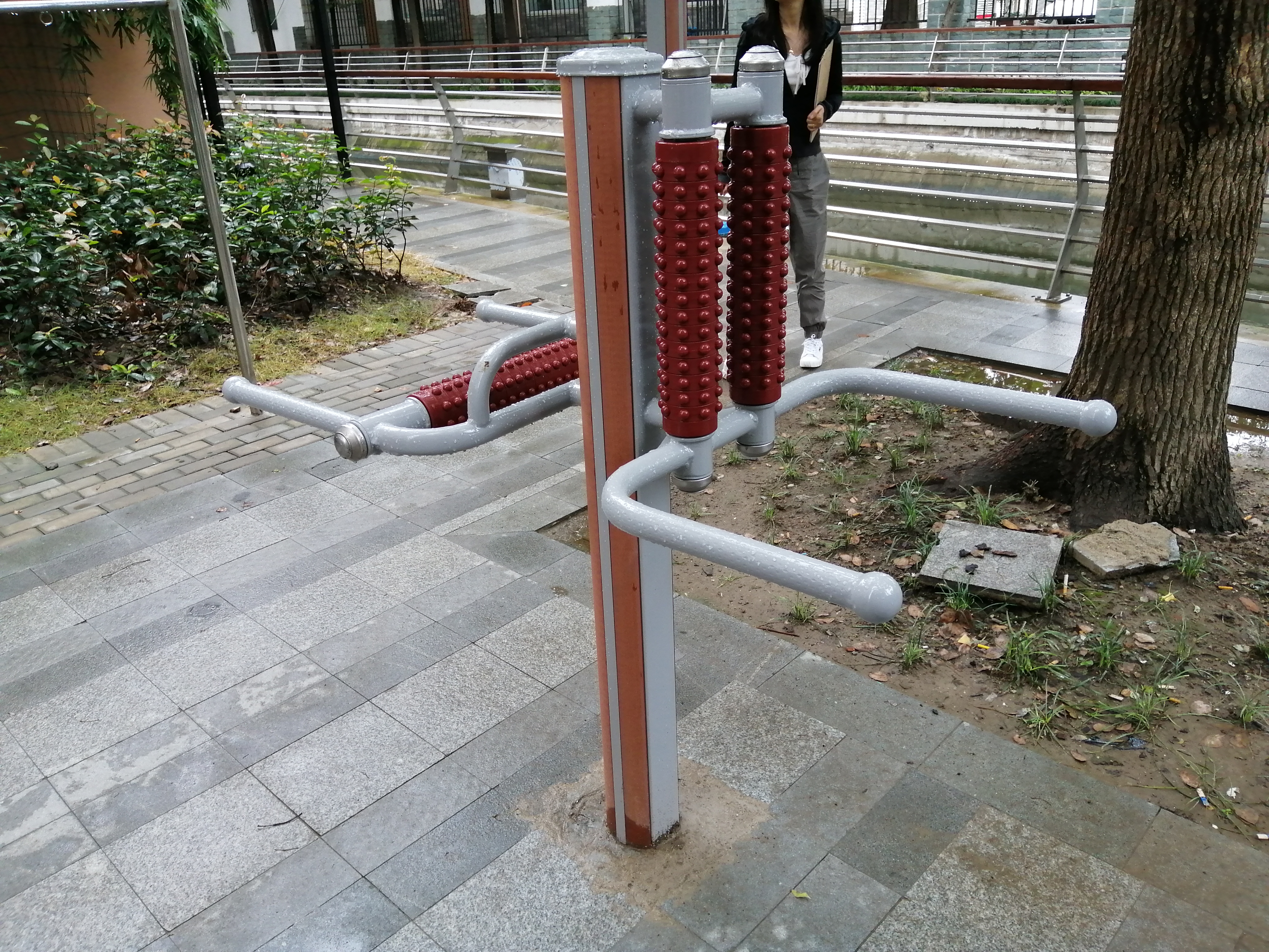 互動式腰背按摩器