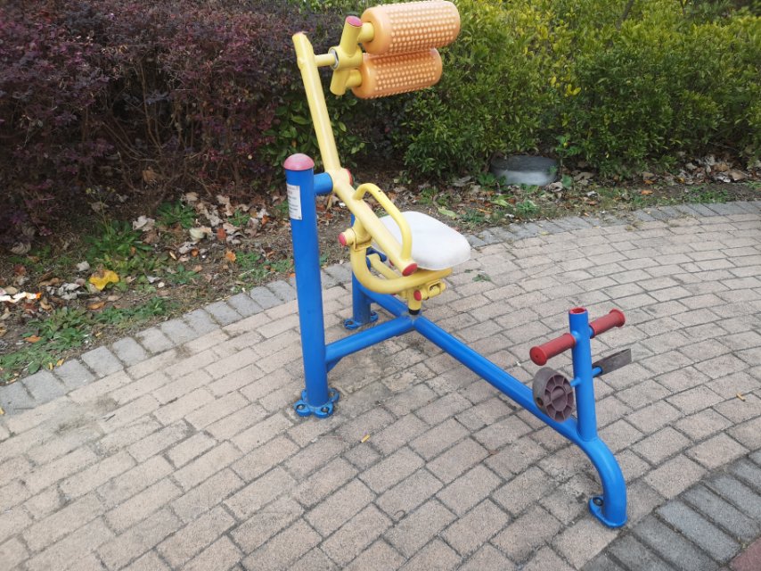 自重腹背鍛煉器