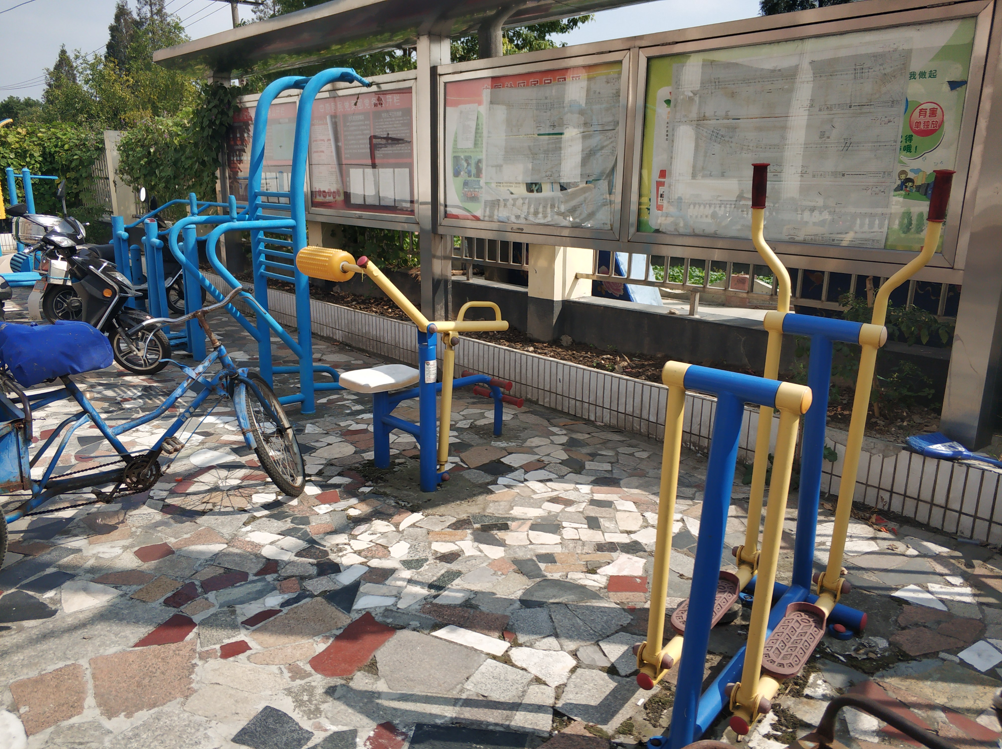 中原居委會(huì)老年活動(dòng)室健身點(diǎn)