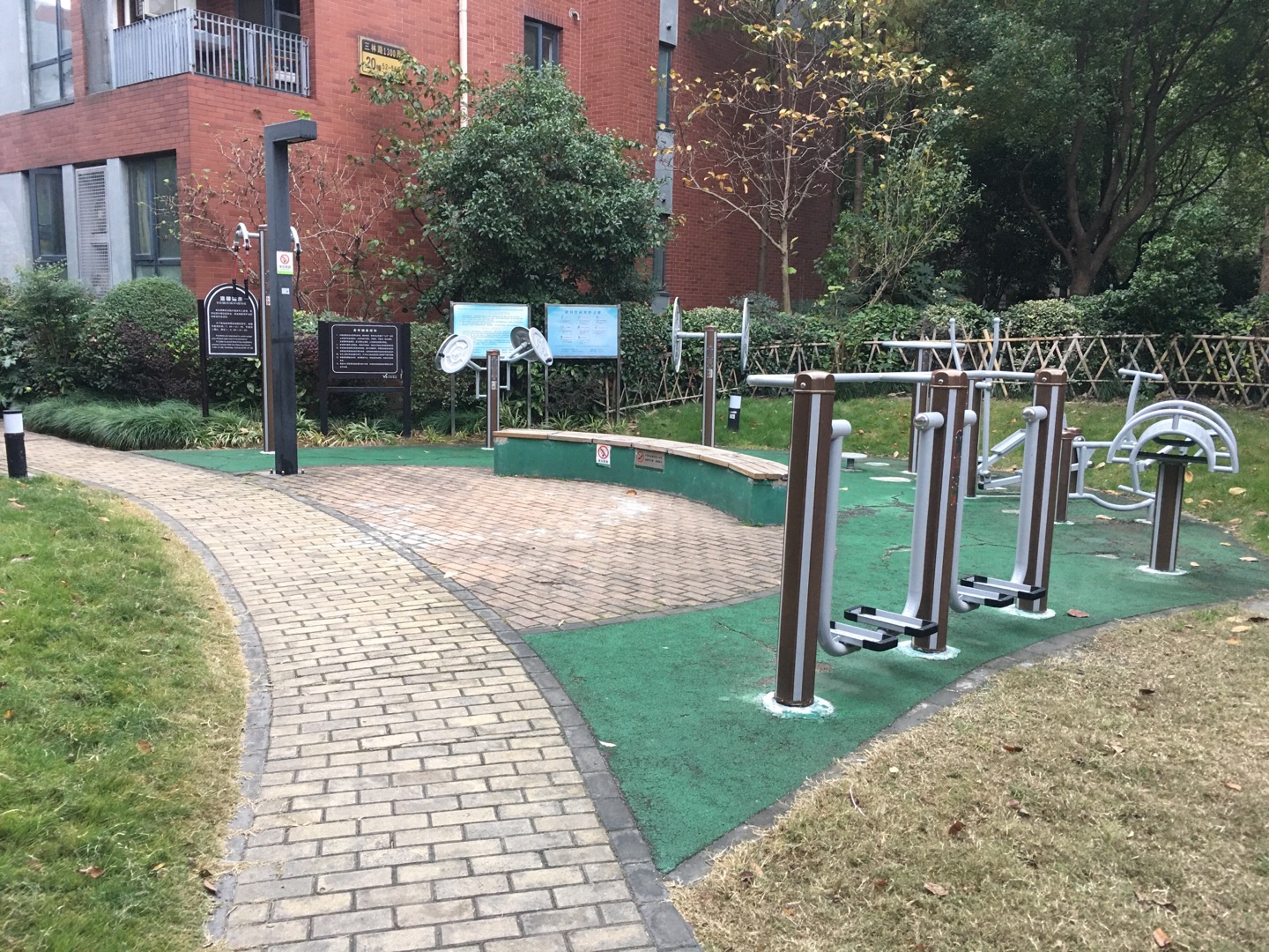 金色雅筑居委健身點(diǎn)1