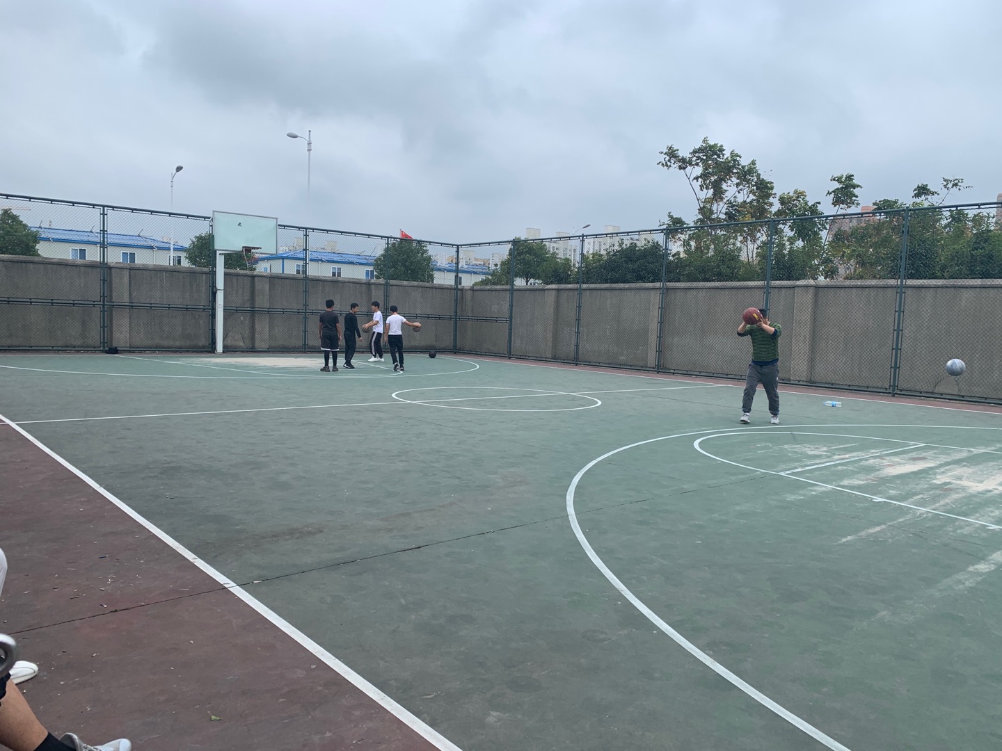 顧三村籃球場(chǎng)