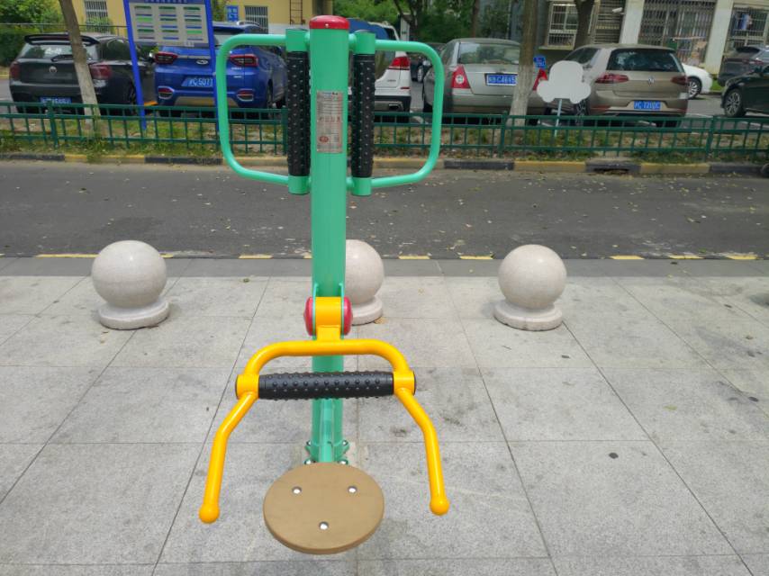 坐式腰背按摩器