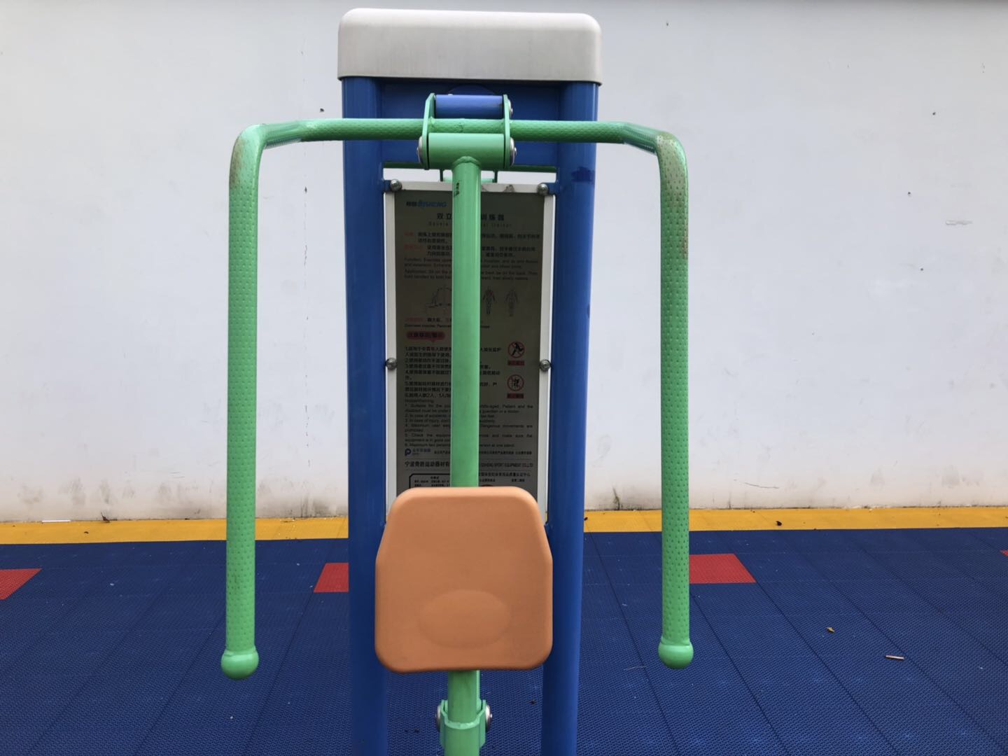 雙立柱推力訓(xùn)練器