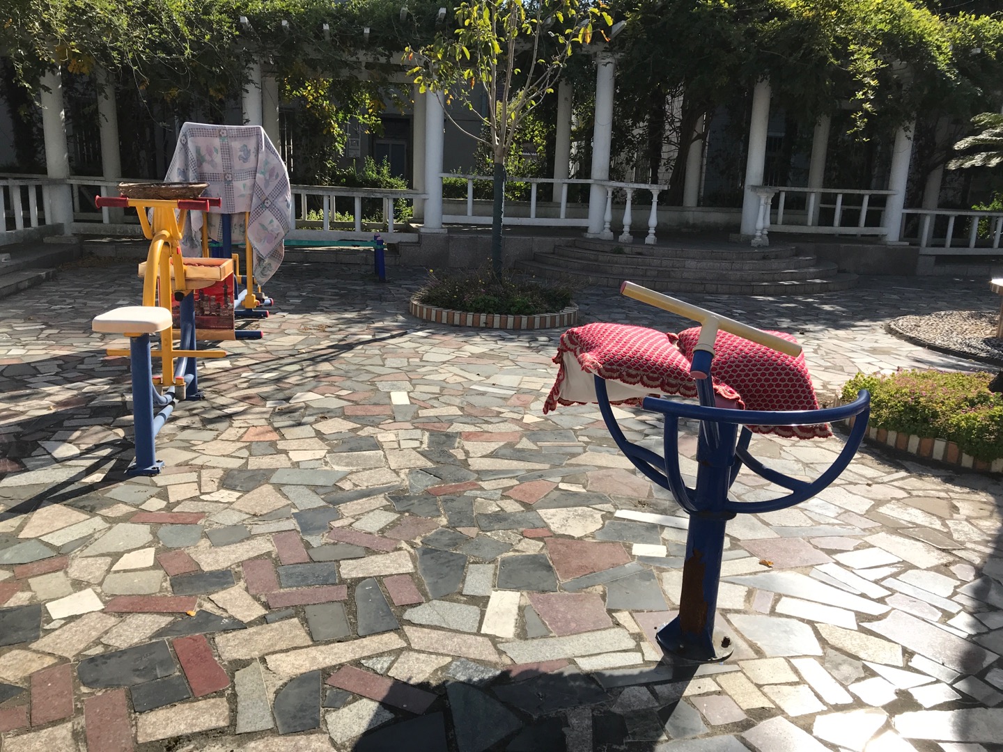 鄧三村張聞天故居西南健身路徑