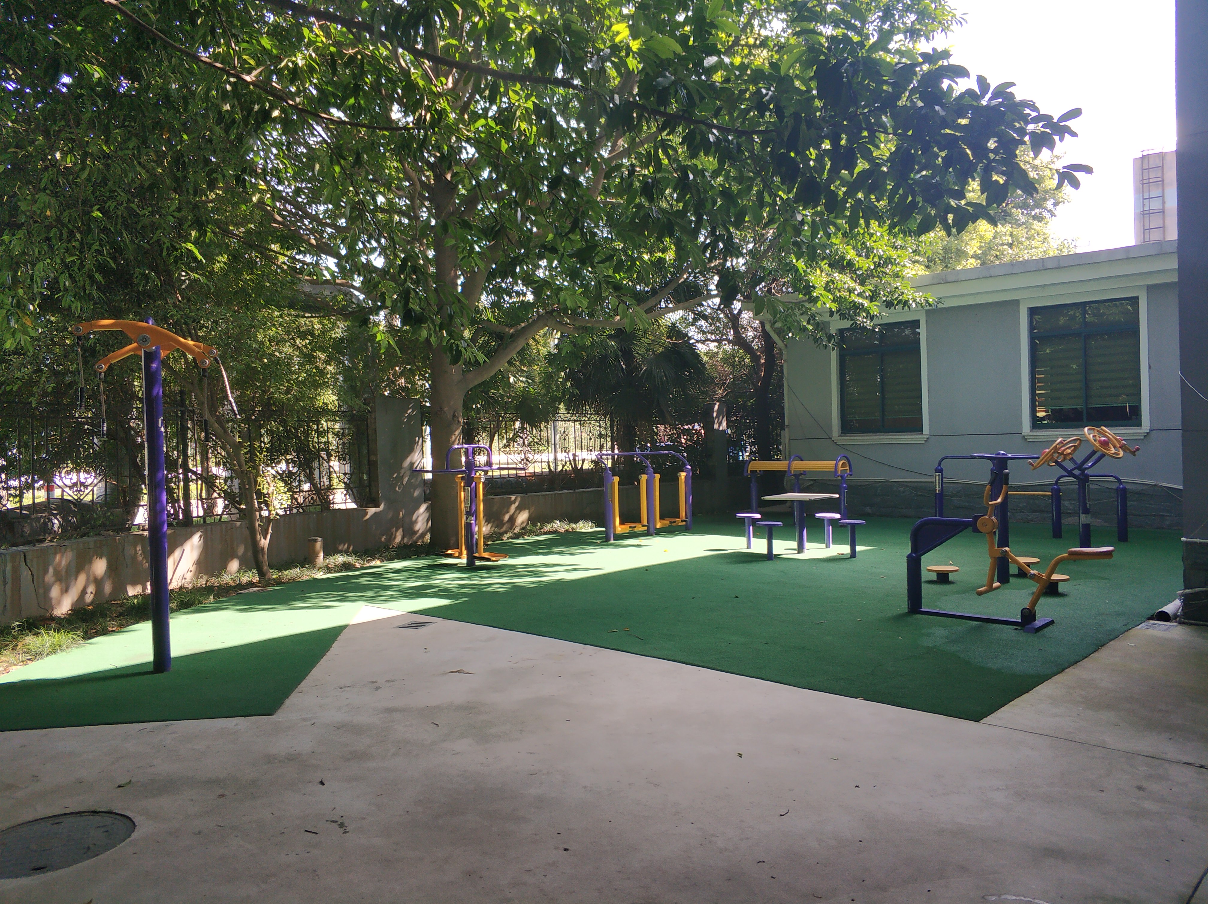 香花橋街道袁家村村部健身苑點