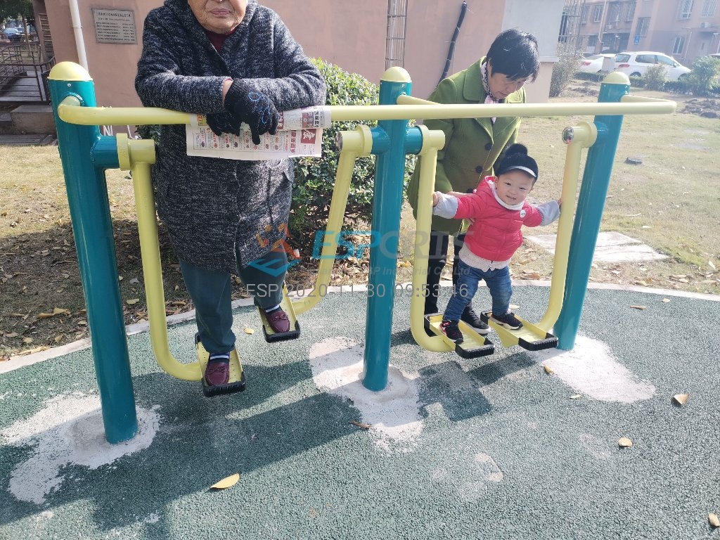 二位智能太空漫步機(jī)