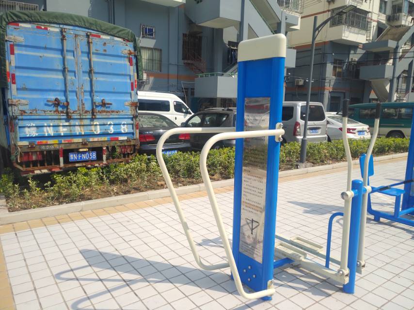 雙杠訓(xùn)練器