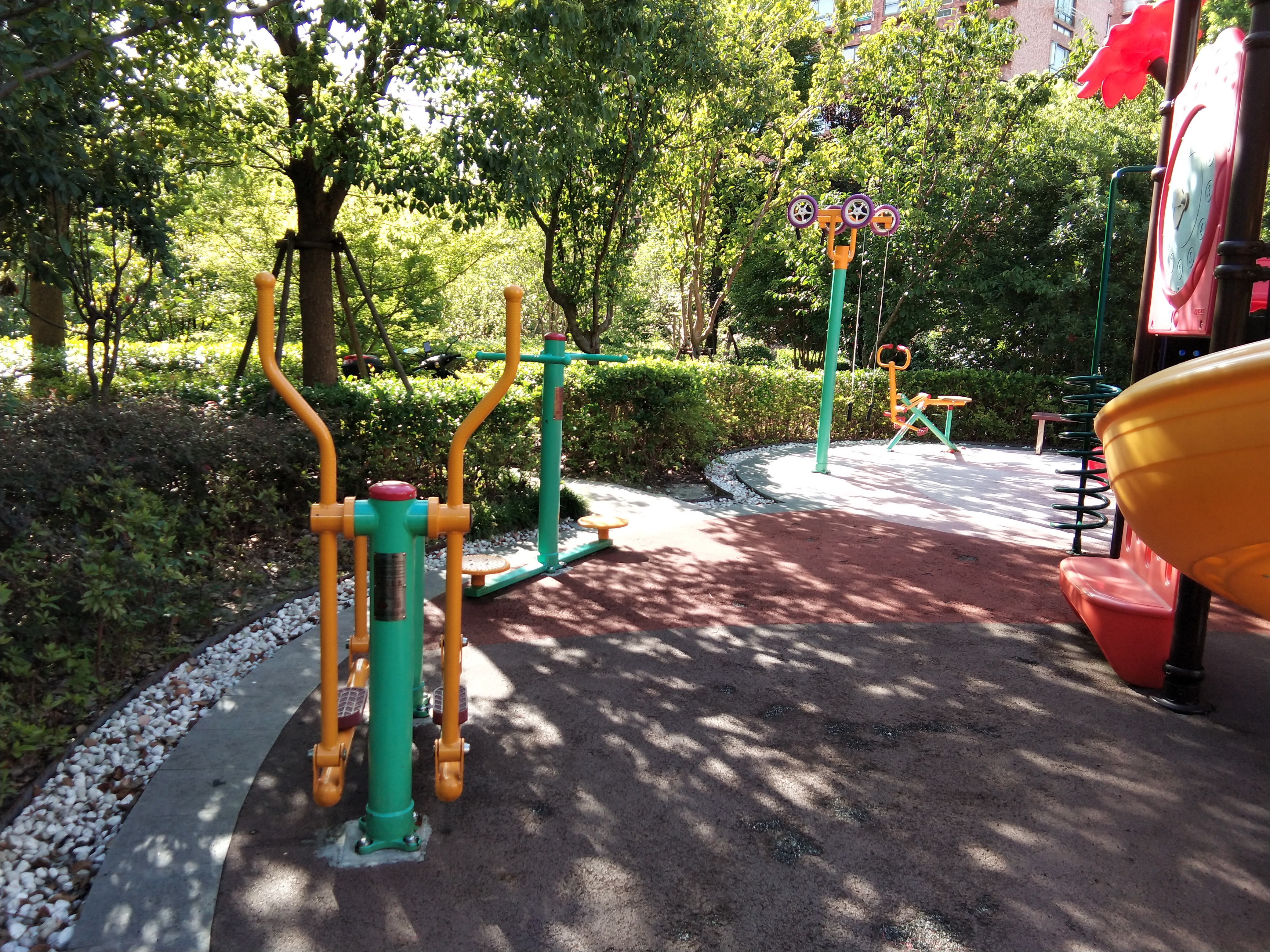 新浦江城二居D健身苑點