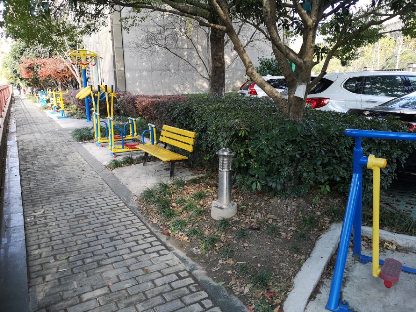 江薇居委健身苑點