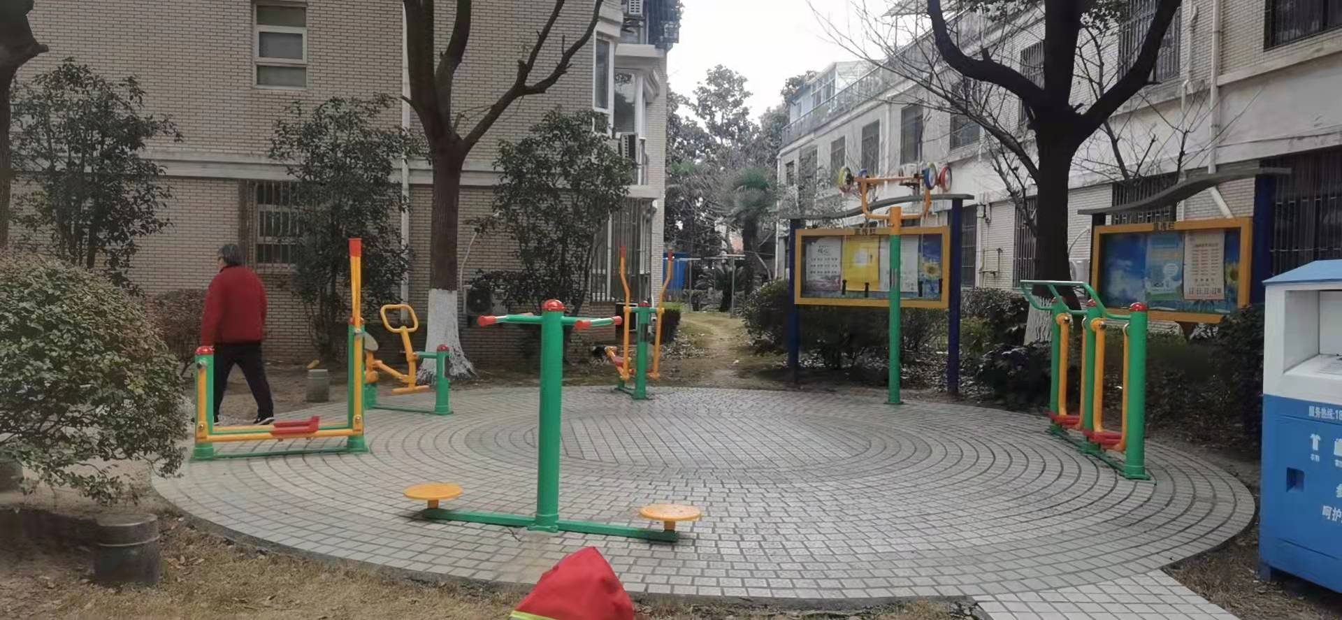 新洲豪園健身點(diǎn)