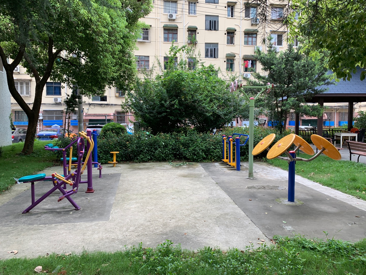 淞南九村一居委健身點