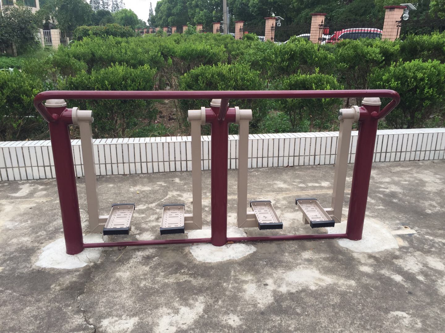 二位太空漫步機(jī)