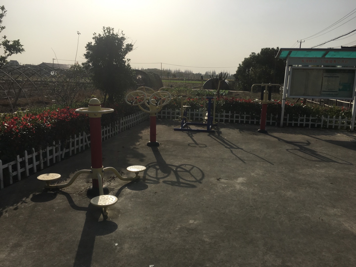 老港鎮(zhèn)東河村民委員會(huì)港東3組健身苑點(diǎn)