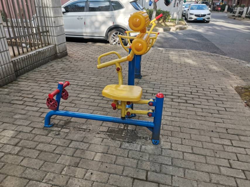 自重腰背鍛煉器