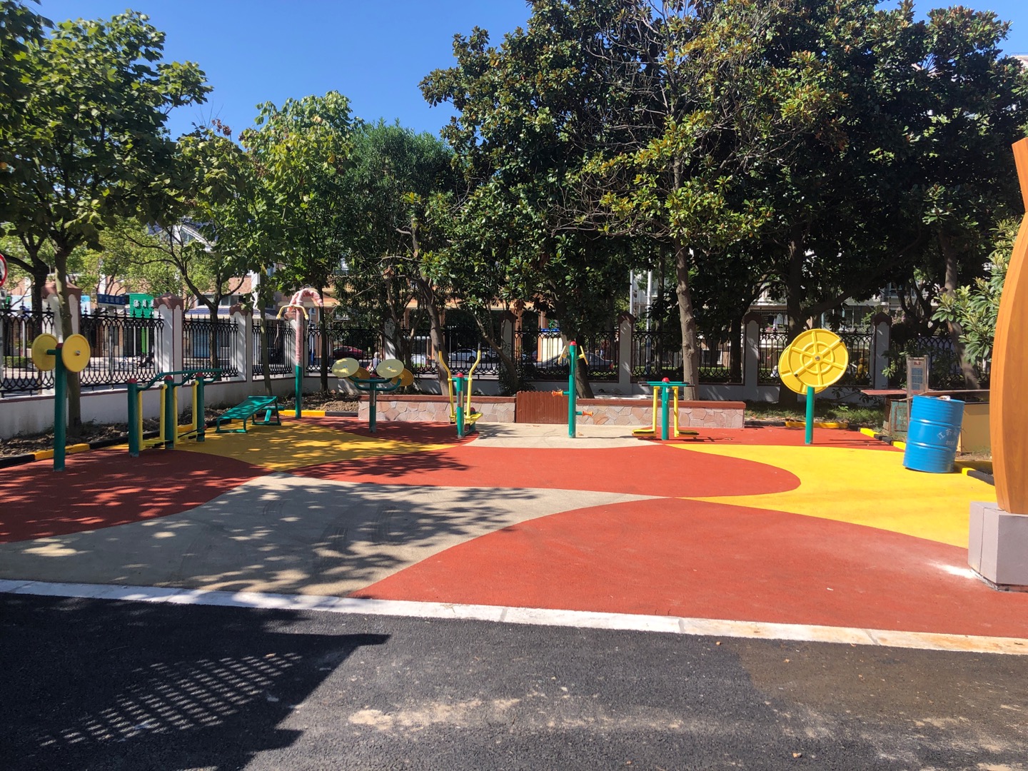 山龍居委新山龍市民益智健身點(diǎn)