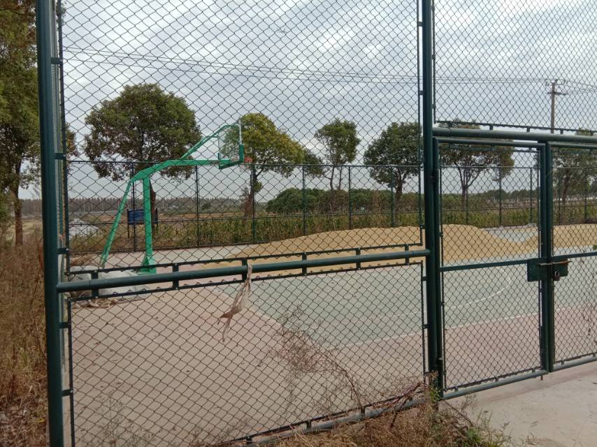 義泓村4組252號東南籃球場