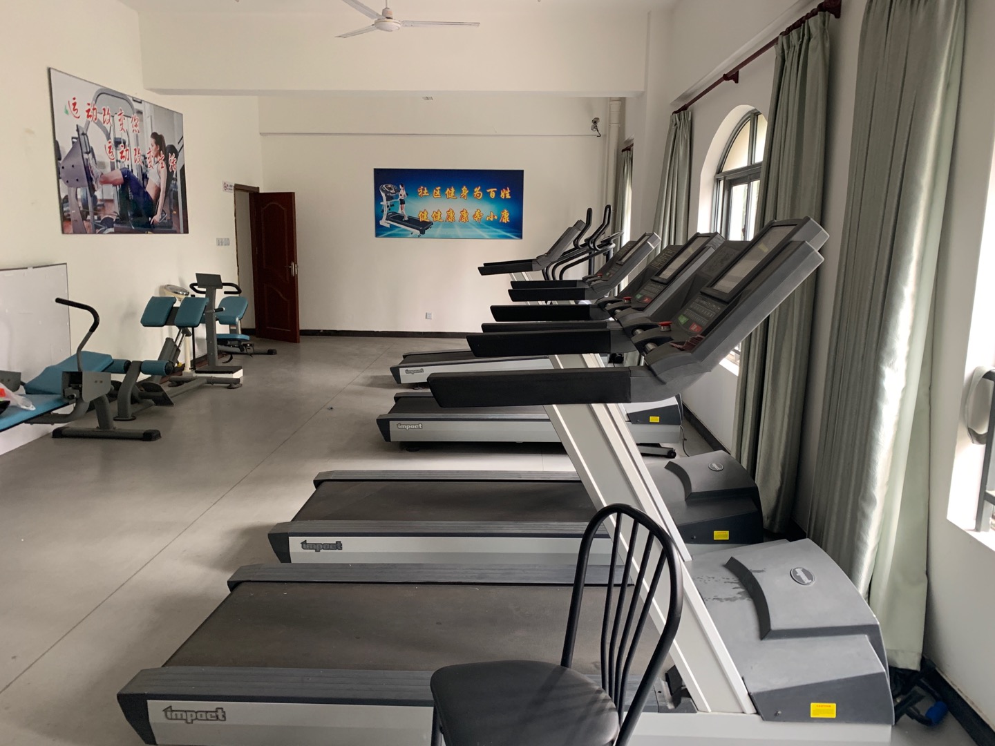 鳳凰城百姓健身房
