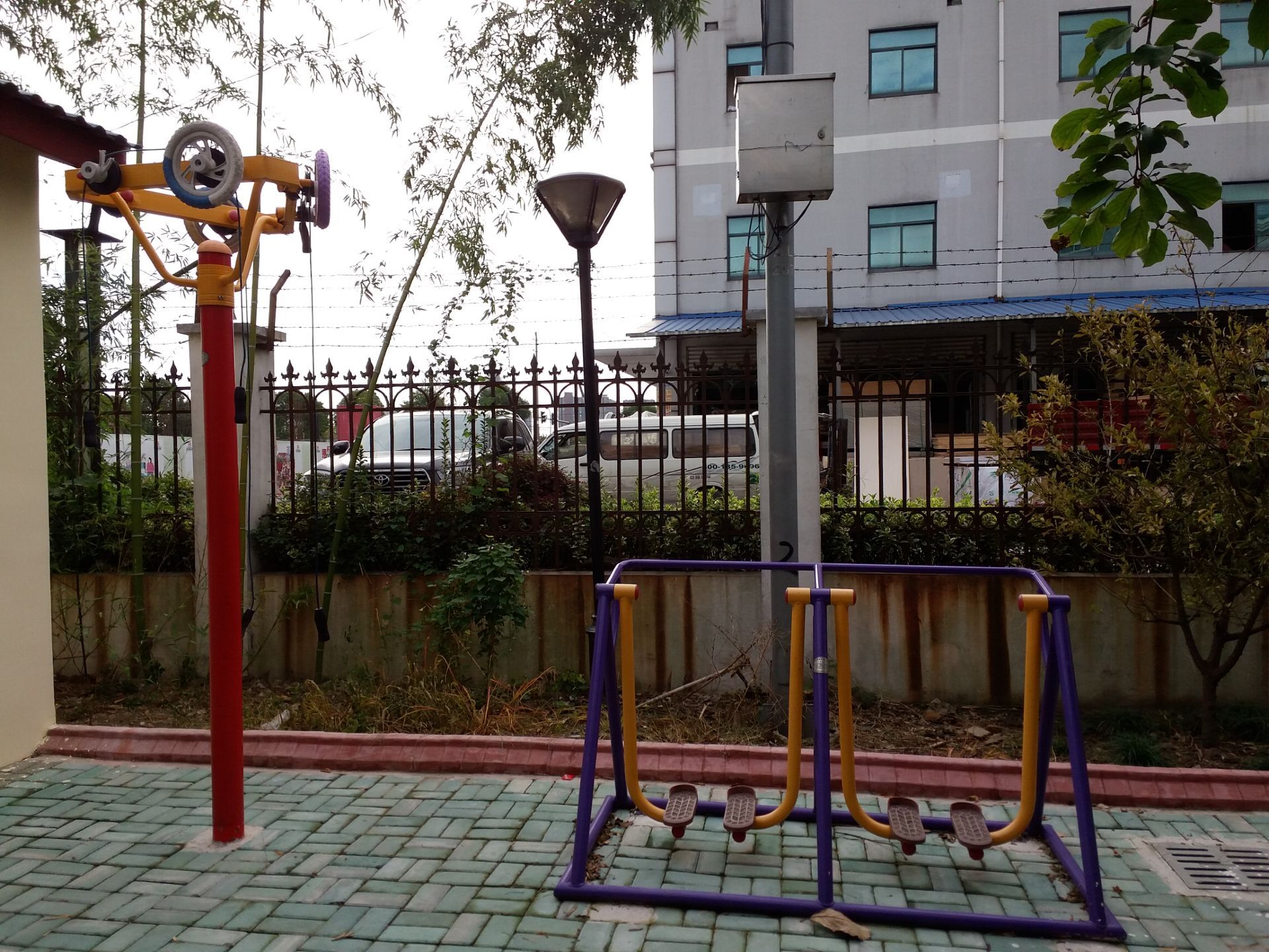 馬陸居委金馬南區(qū)市民健身點(diǎn)