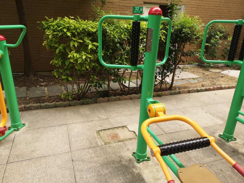 坐式腰背按摩器