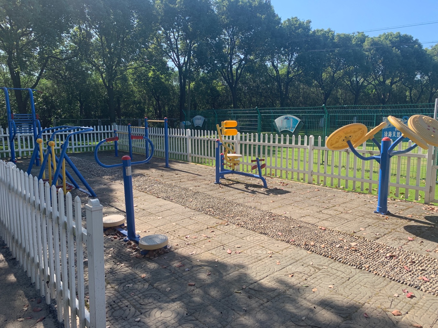 浦東新區(qū)高東鎮(zhèn)徐路村健身苑點(diǎn)1