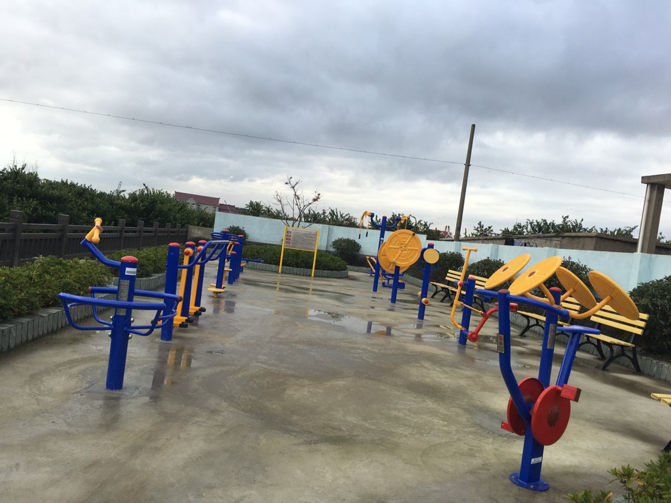 長(zhǎng)征村健身點(diǎn)（老年活動(dòng)室）