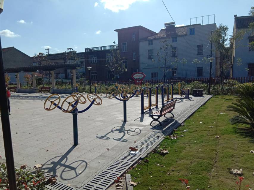 鄧二村遠航路川南奉路口東南9號北健身路徑