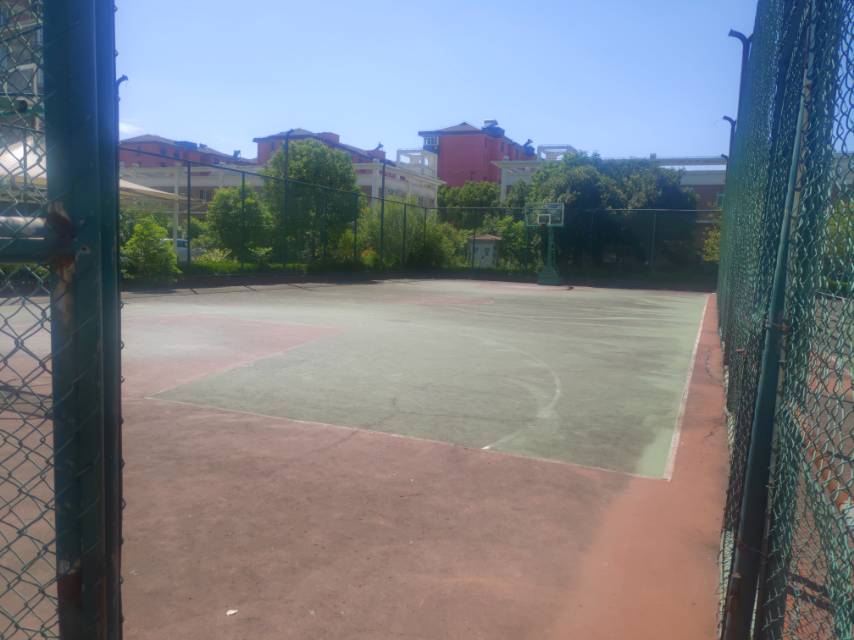 朱涇鎮(zhèn)紅菱苑社區(qū)公共運(yùn)動場