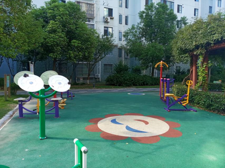 藍(lán)色收獲居委會(huì)健身點(diǎn)