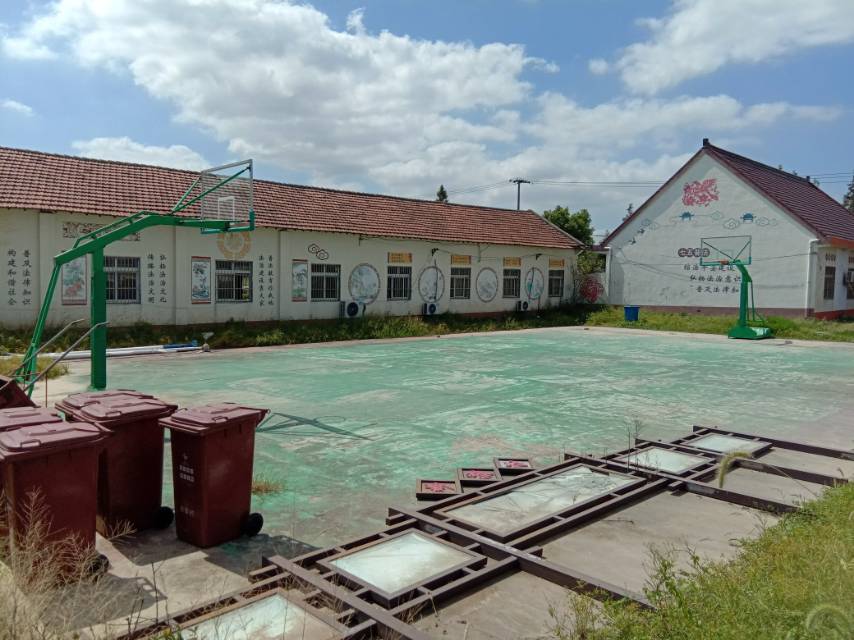 新黎村籃球場(chǎng)