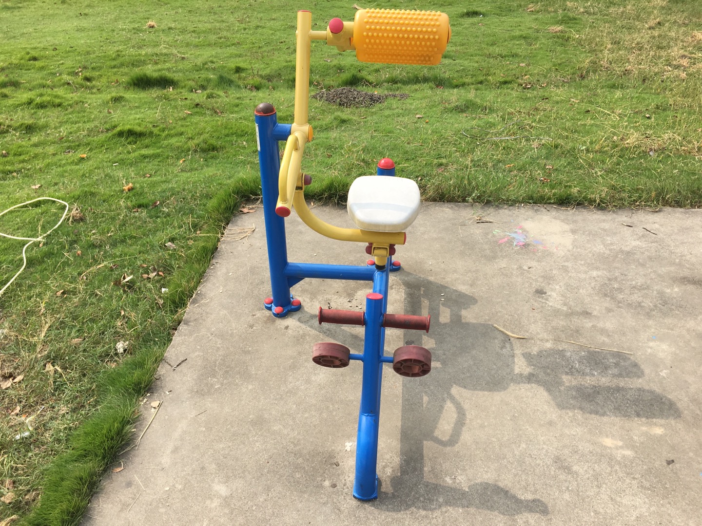 自重腹背鍛煉器