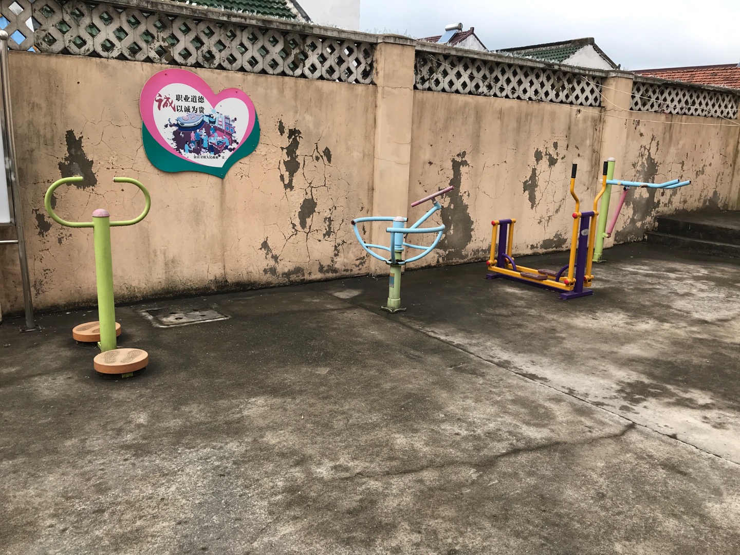 南安新村健身點(diǎn)