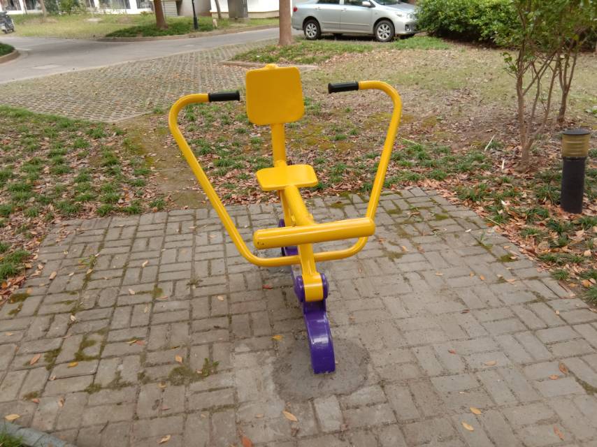 自重式平推訓(xùn)練器