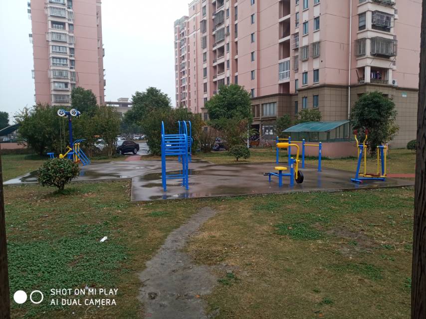 凌橋四居委健身點1