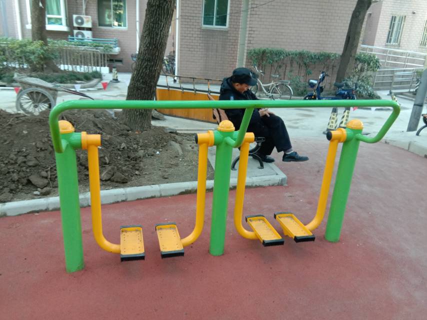 雙位太空漫步機(jī)