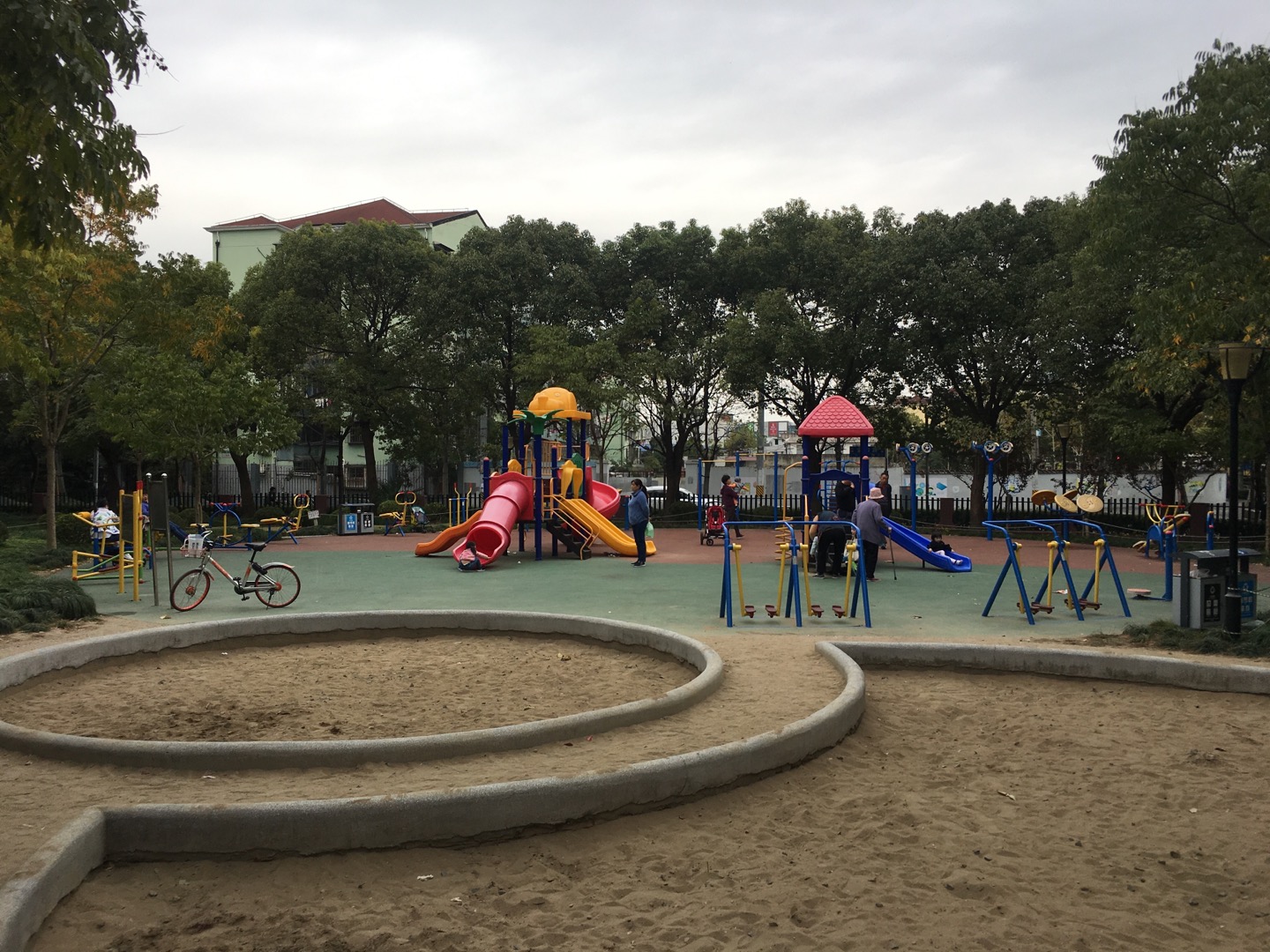 金楊綠地廣場健身苑