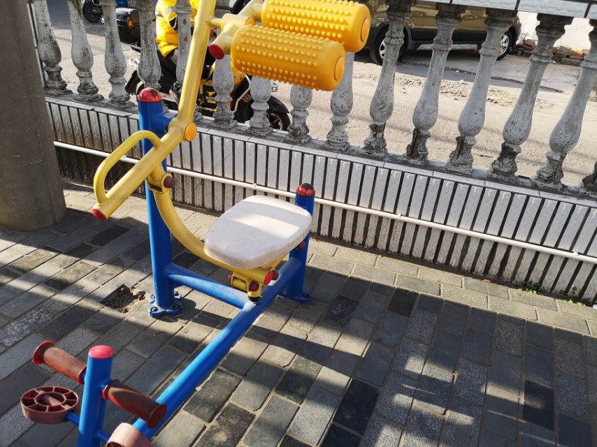 自重腹背鍛煉器