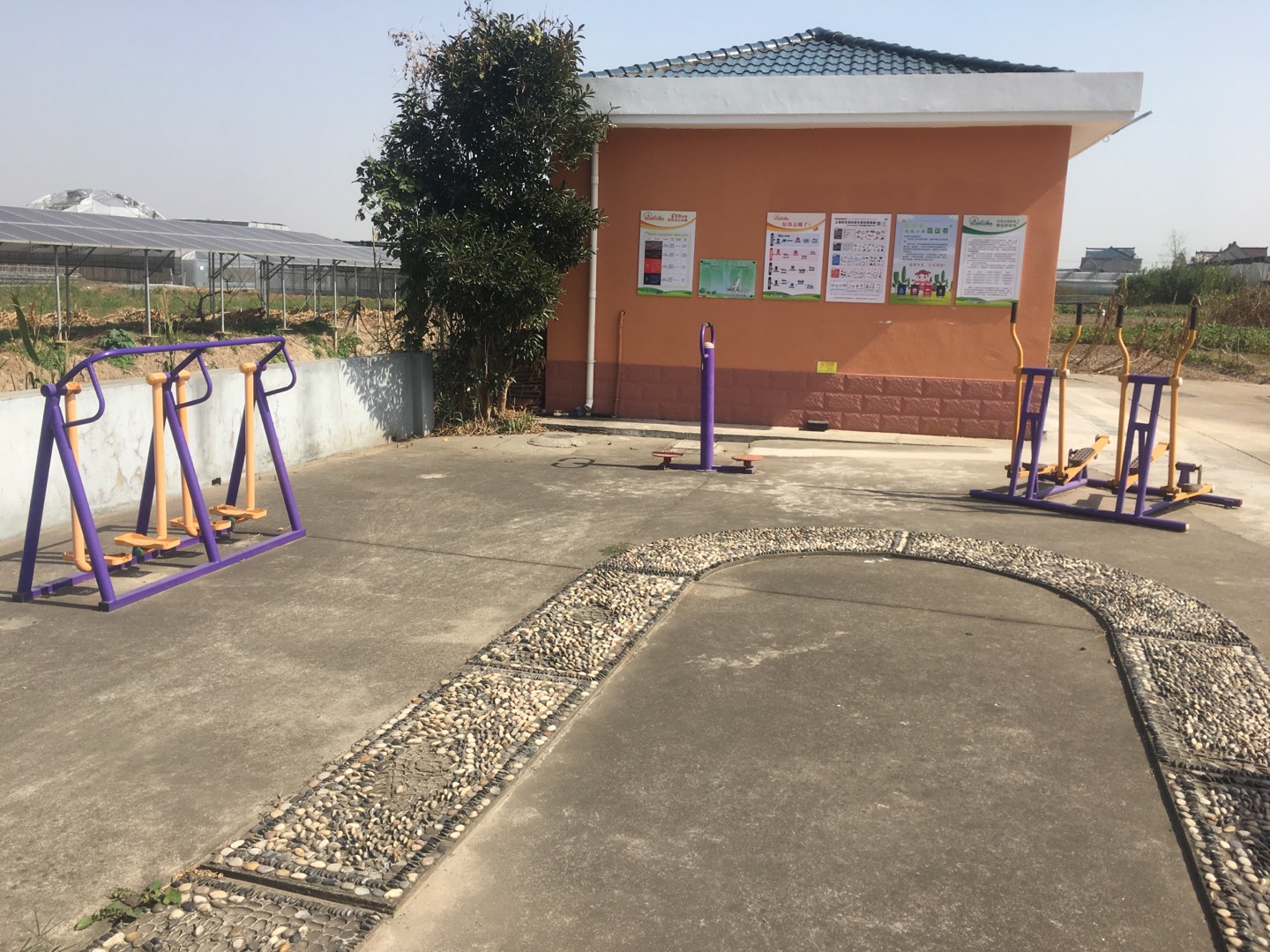 老港鎮(zhèn)牛肚村民委員會6組健身苑點