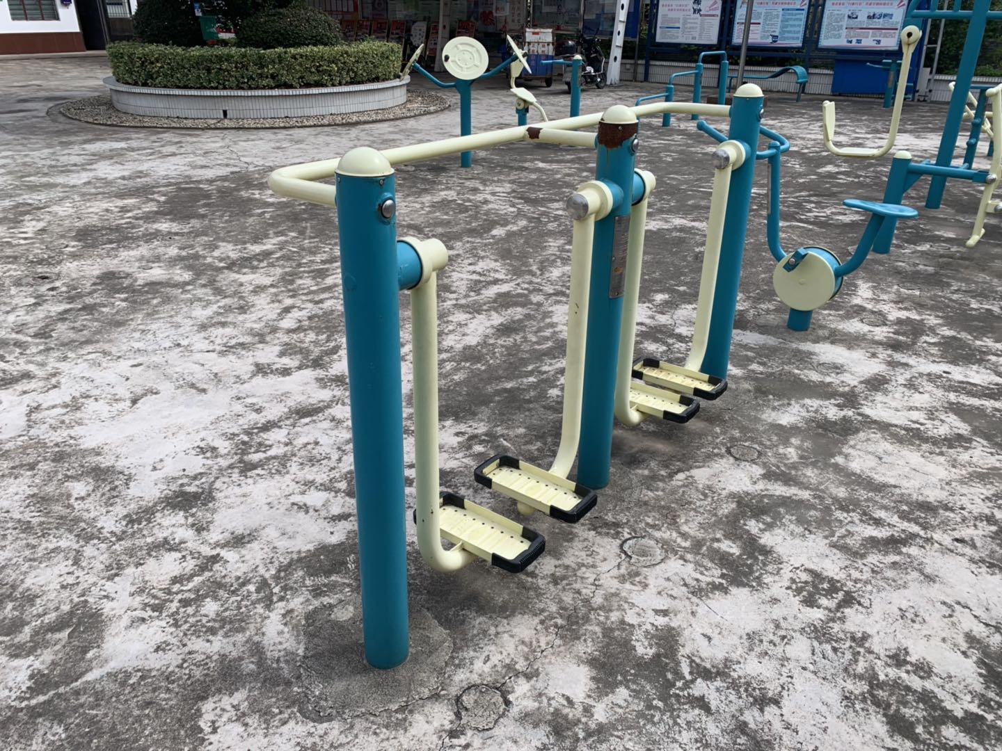 雙位太空漫步機