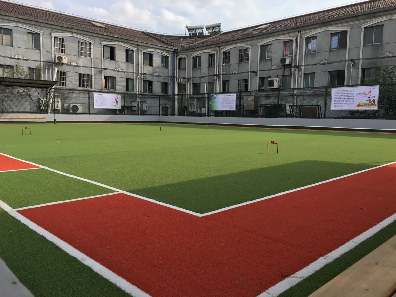 白鶴鎮(zhèn)鶴聯(lián)村門(mén)球場(chǎng)