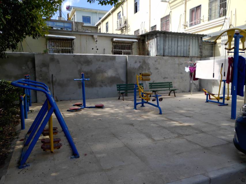 高行鎮(zhèn)華高一居健身苑點4