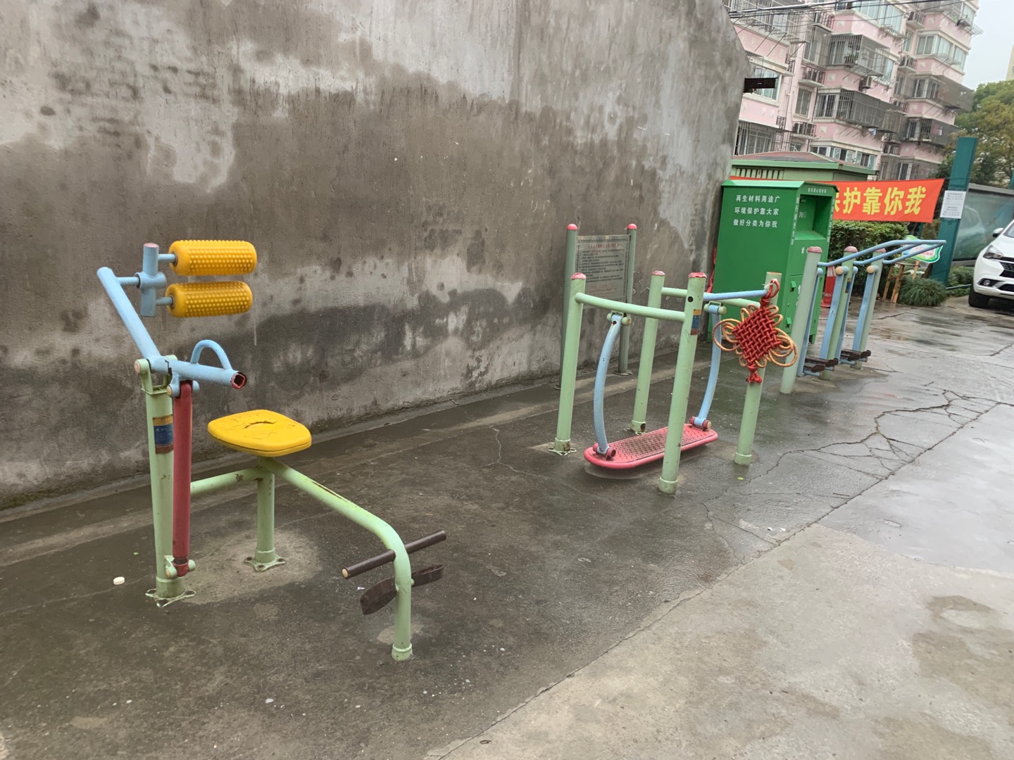 上海市浦東新區(qū)泥城鎮(zhèn)泥城路12弄泥城居委健身苑點(diǎn)