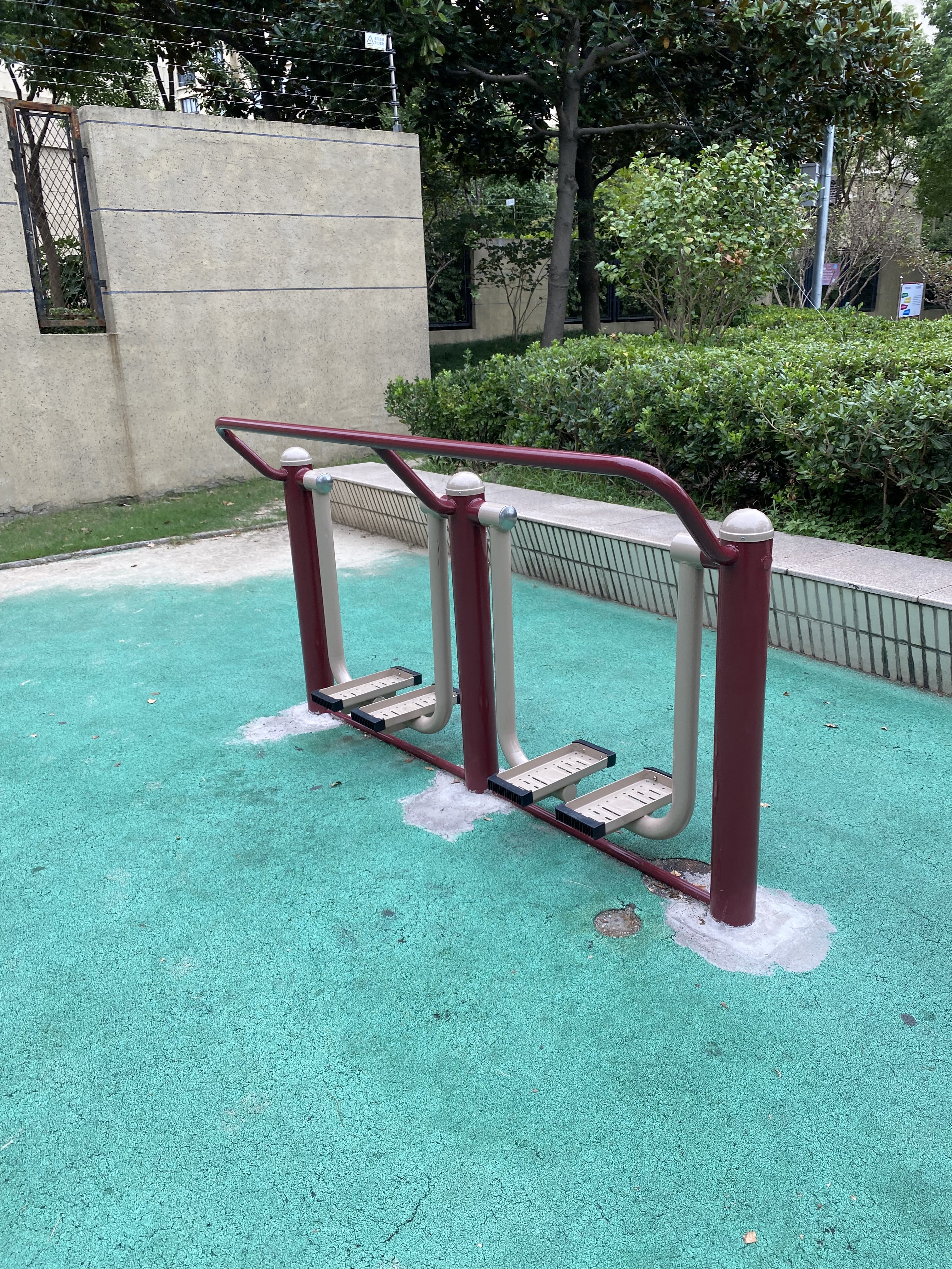 二位太空漫步機(jī)