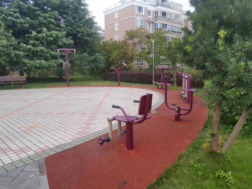 興日家園健身點(diǎn)